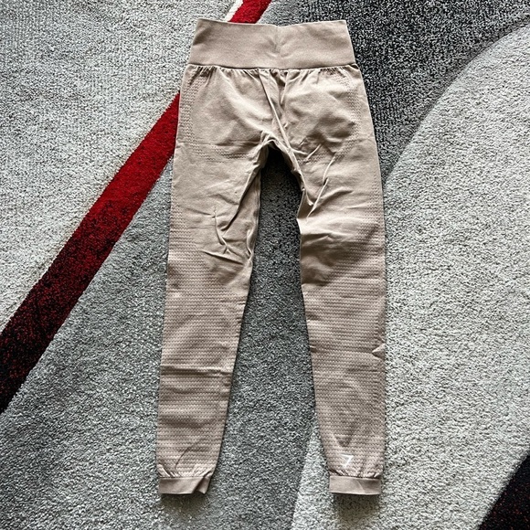 Gymshark Women’s Tan Vital Seamless Leggings - Picture 3 of 4